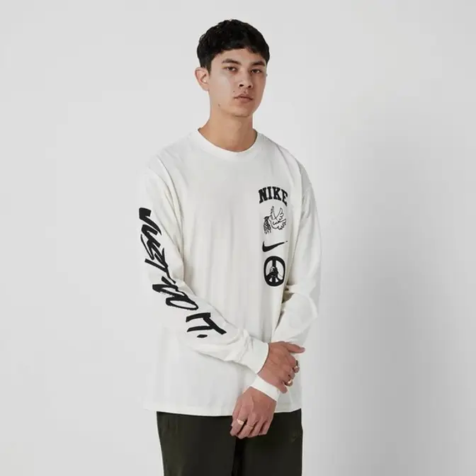 Nike white long sleeve t shirt best sale