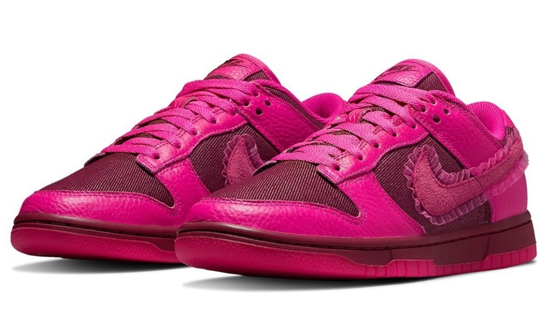 Nike Dunk Low Valentine’s Day