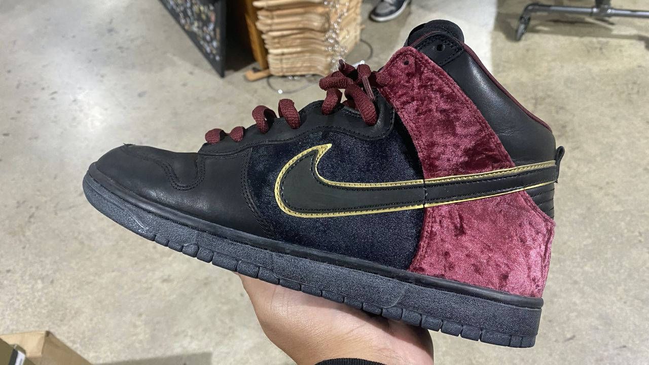 nike sb dunk high bloody sunday