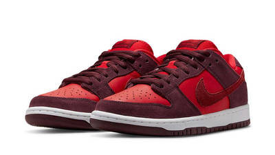 Nike SB Dunk Low Cherry Front