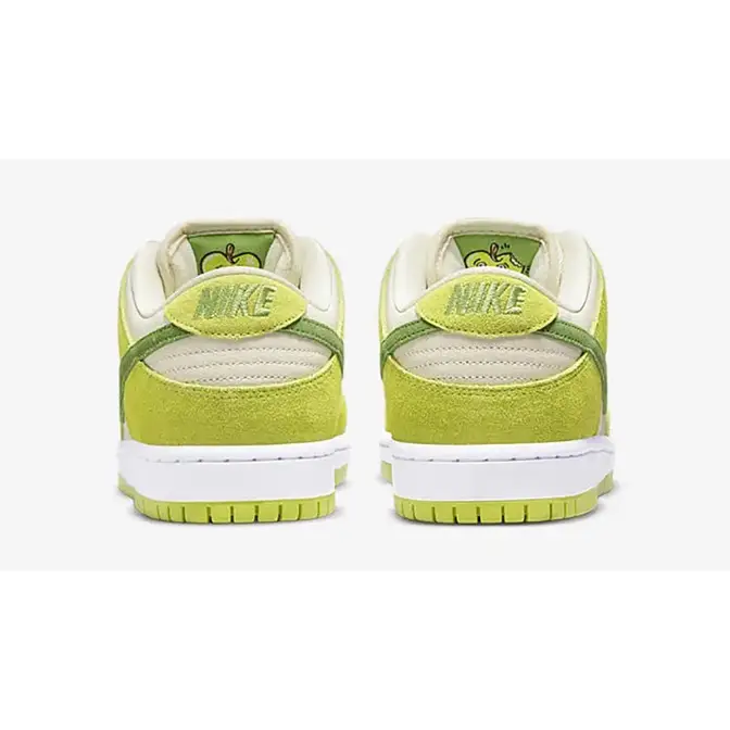 Nike apple green outlet shoes