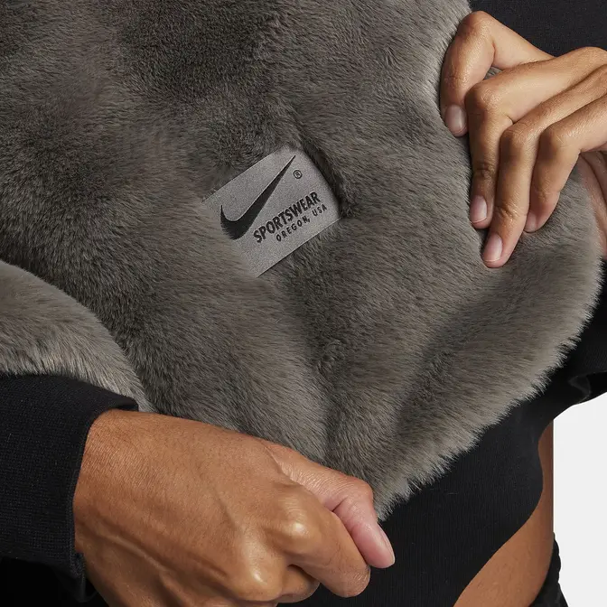 Nike Sportswear Faux Fur Blanket | The Sole Supplier