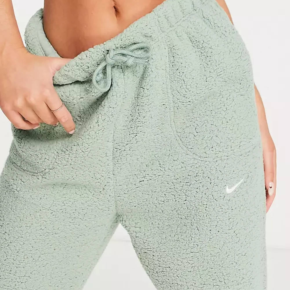 nike cozy fleece joggers