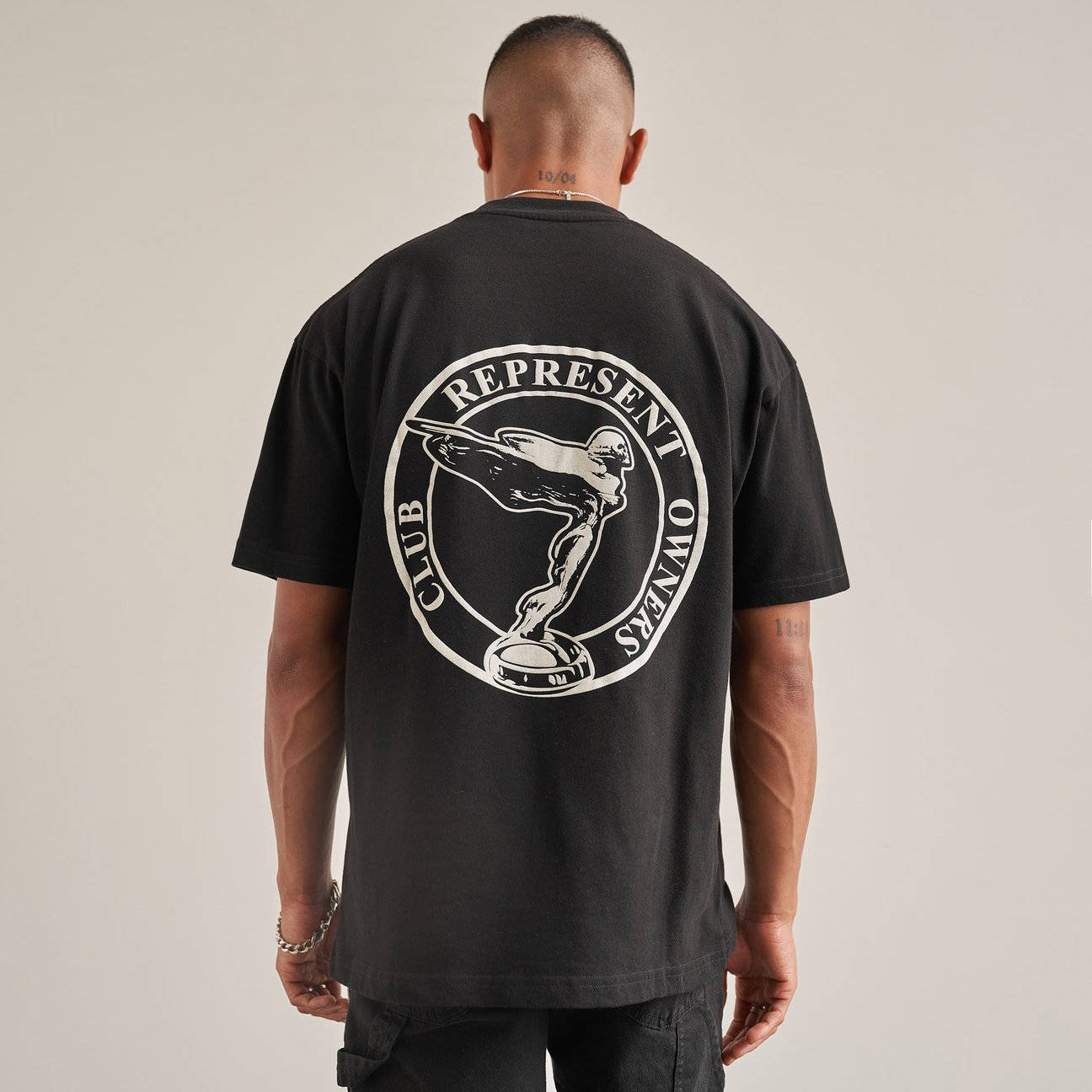 represent-owners-badge-t-shirt-black-the-sole-supplier