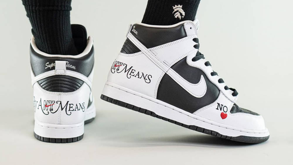 Image via yankeekicks Supreme x Nike SB Dunk High "White"