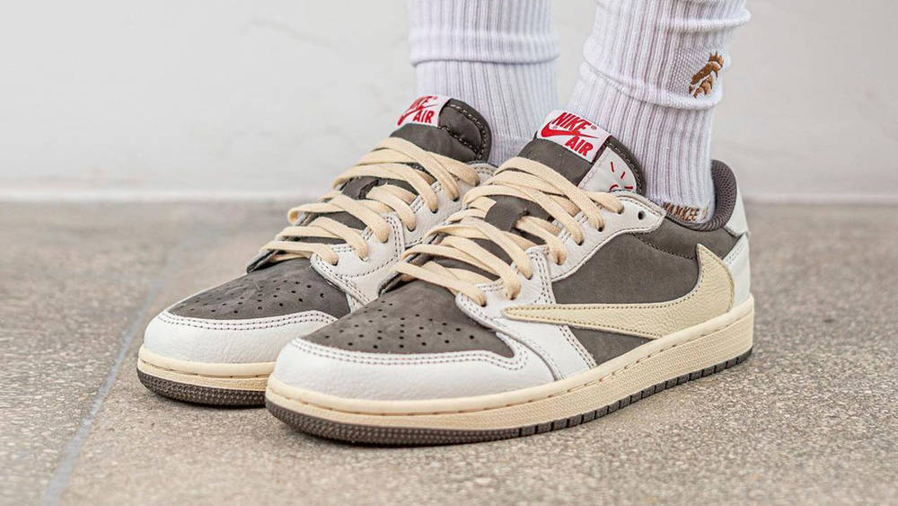 Image via yankeekicks Travis Scott x Air Jordan 1 Low "Reverse Mocha"