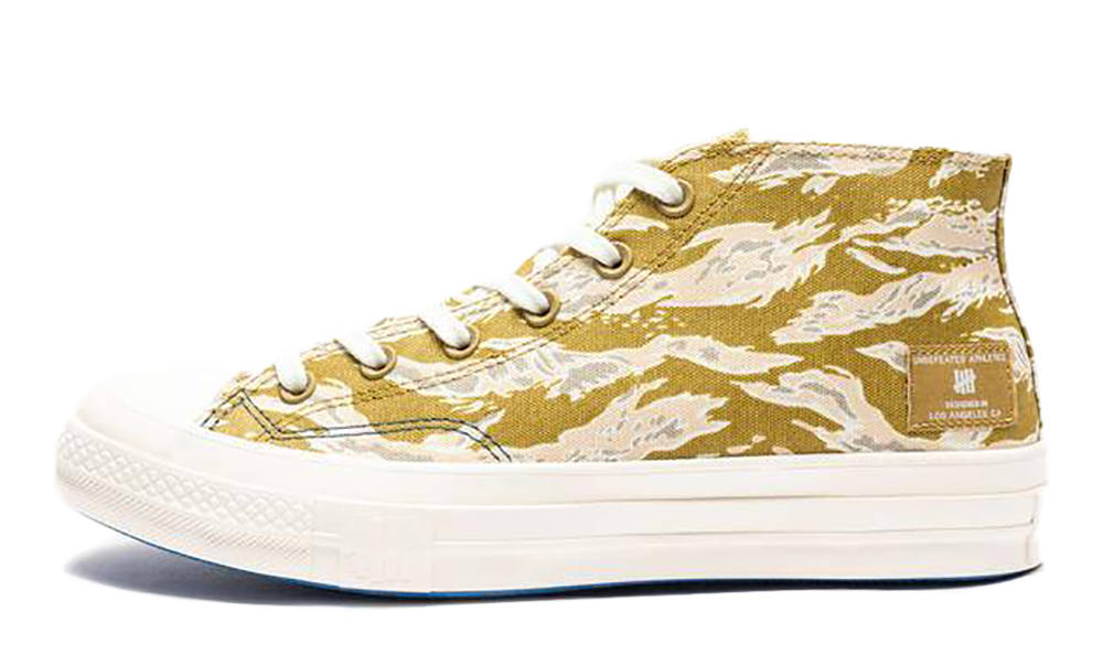UNDEFEATED x Converse Chuck 70 Mid Camo Desert