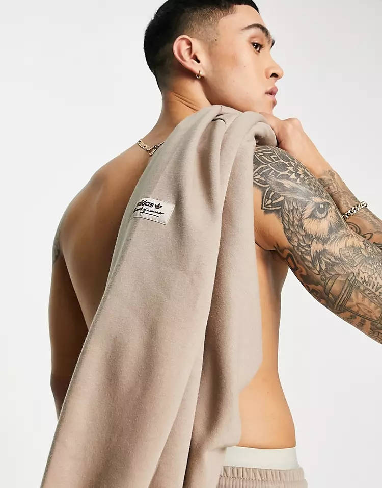adidas Trefoil Linear Crew Sweatshirt HM2664 Detail