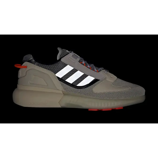 adidas ZX 5K BOOST Lerna Silver Cream GY5993 in dark