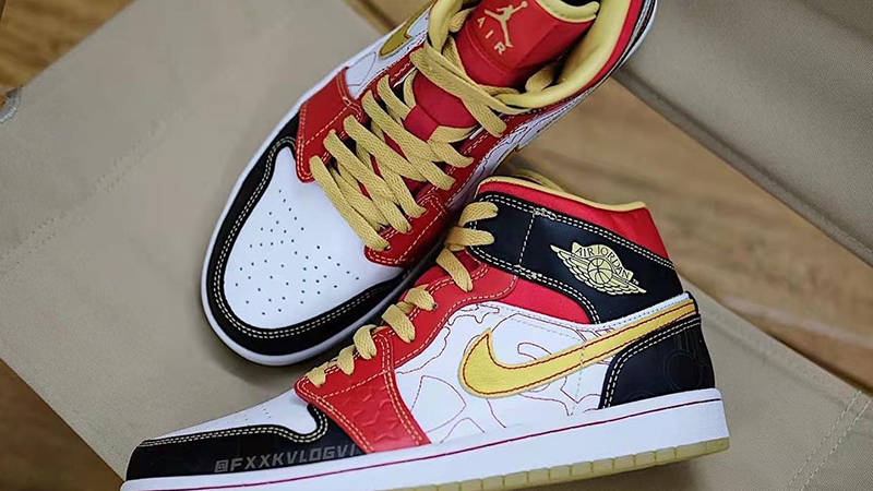 Air Jordan 1 XQ White Gold Dust Top