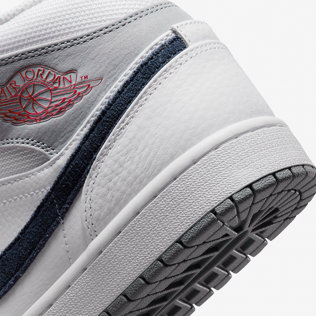 Air Jordan 1 Mid Paris
