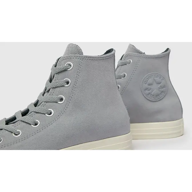 Light grey sales chuck taylors