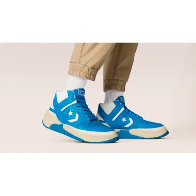 Converse Weapon CX Varsity Color Kinetic Blue On Foot