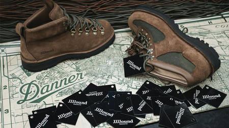Could the JJJJound x Danner GORE-TEX Boots Be the Ultimate Winter Footwear Choice? Could the JJJJound x Danner GORE-TEX Boots Be the Ultimate Winter Footwear Choice?
