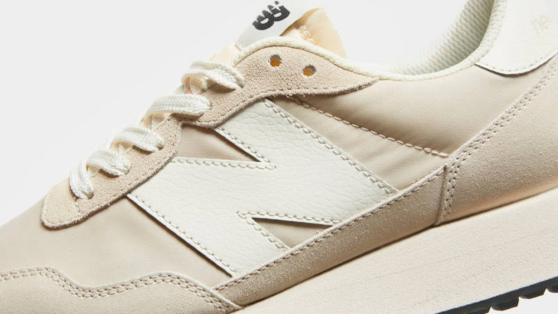 New Balance 237 Off White