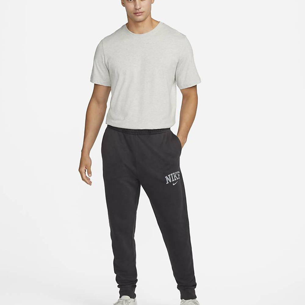 Nike Arch Logo Joggers - Black | The Sole Supplier
