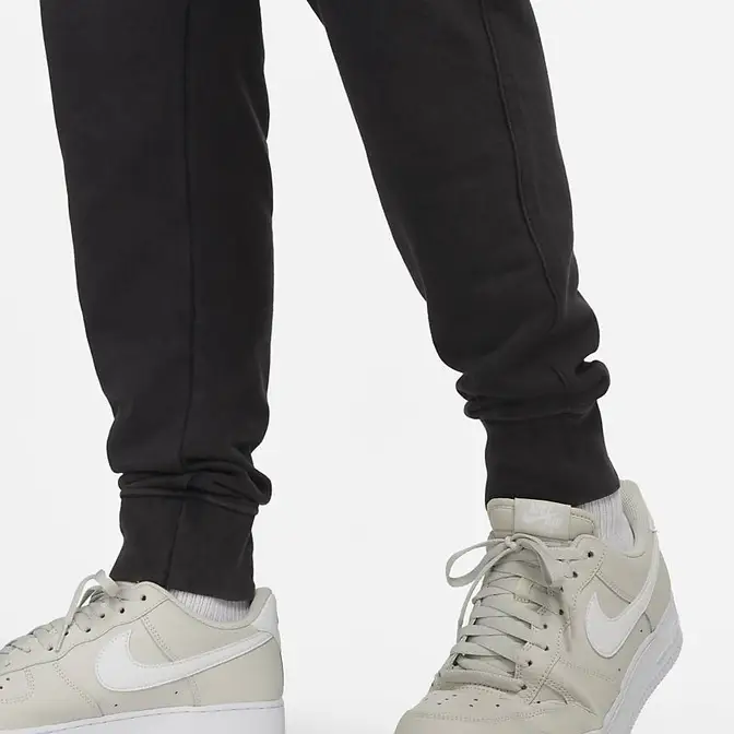Nike Arch Logo Joggers | Where To Buy | DC0723-010 | The Sole Supplier