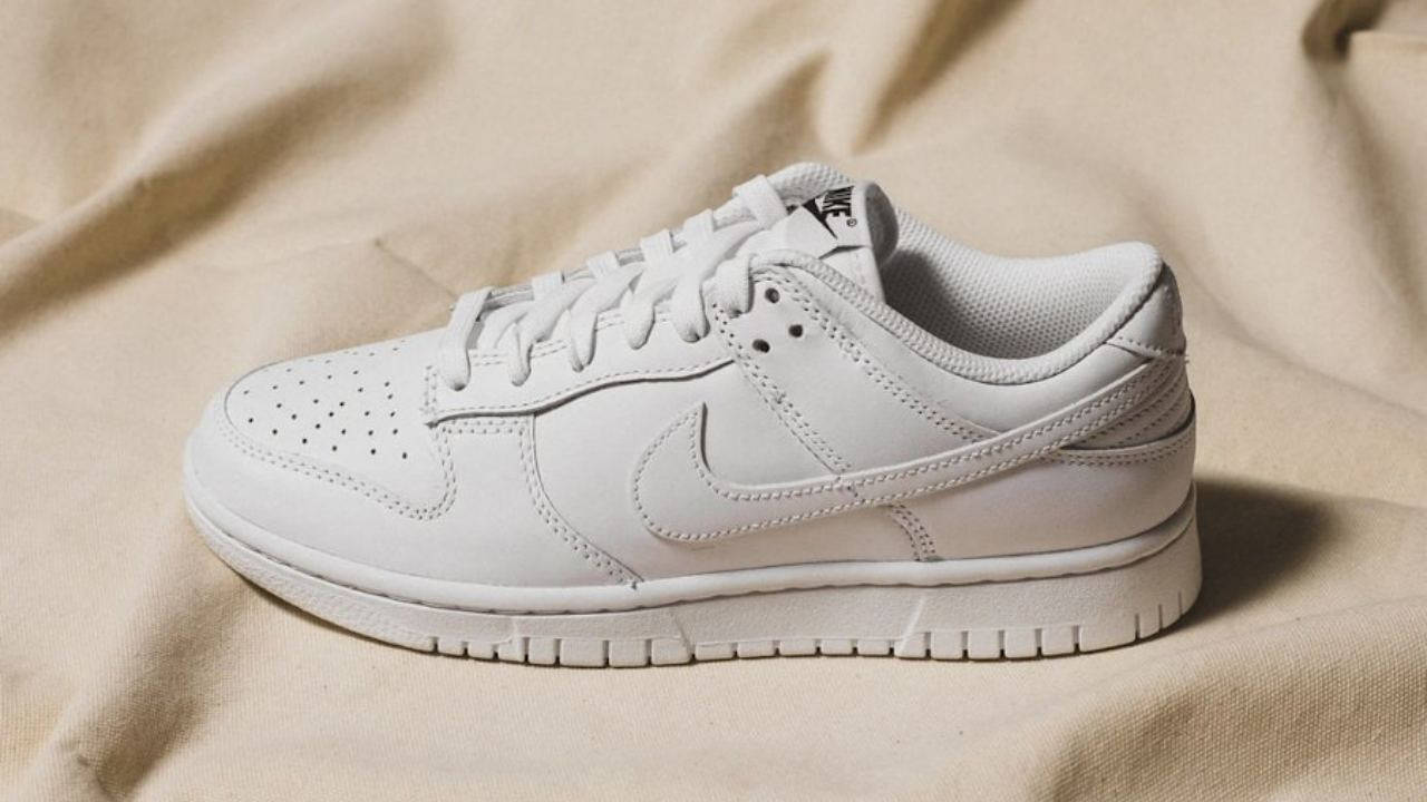 Nike Dunk Low "Triple White"