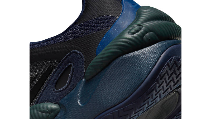 Nike React Atlas Black Green Closeup