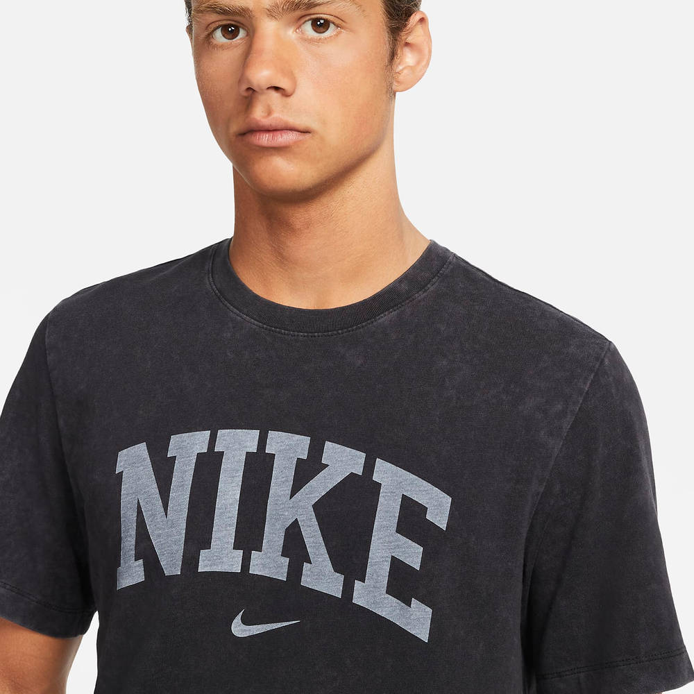 Nike Sportswear Arch Retro Logo T-Shirt - Black | The Sole Supplier