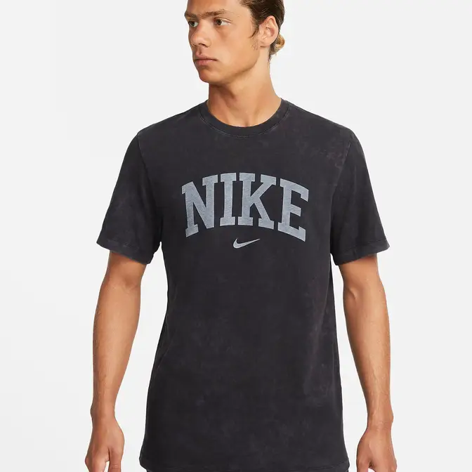 Nike Sportswear Arch Retro Logo T-Shirt | Where To Buy | DC0724-010 ...