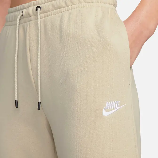 essential fleece joggers nike