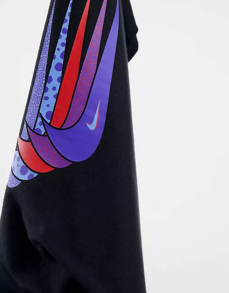 Nike Swoosh Stack Chest Print T-Shirt Black Detail 2