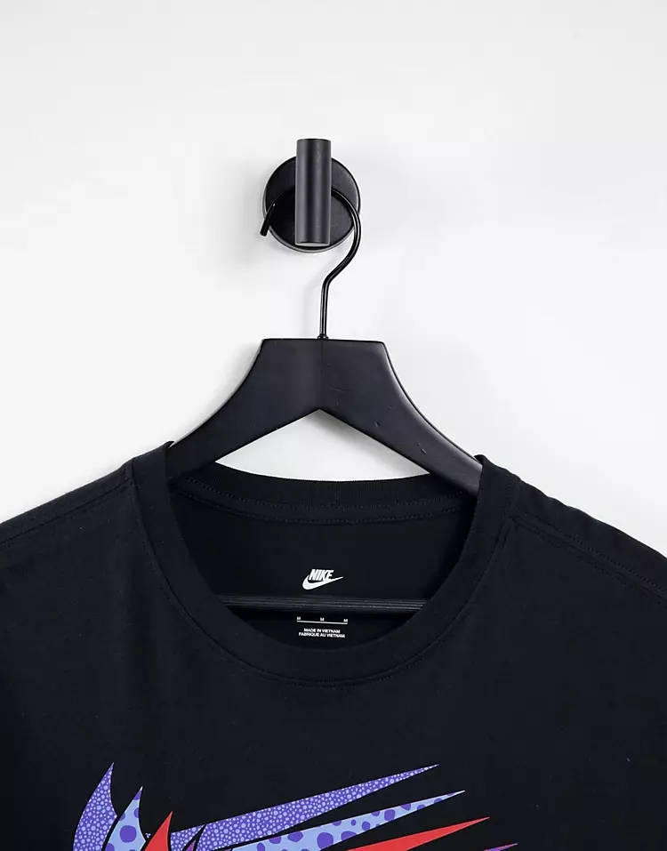 Nike Swoosh Stack Chest Print T-Shirt Black Detail
