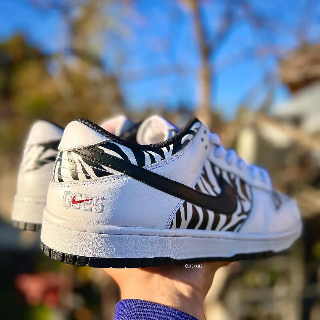 zebra dunks