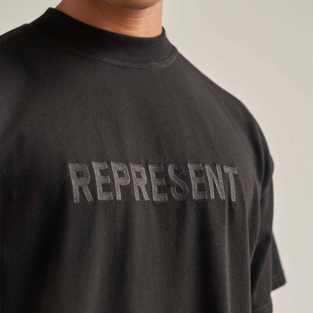 Represent Embroidered Logo T-Shirt M05141-01 DEtail