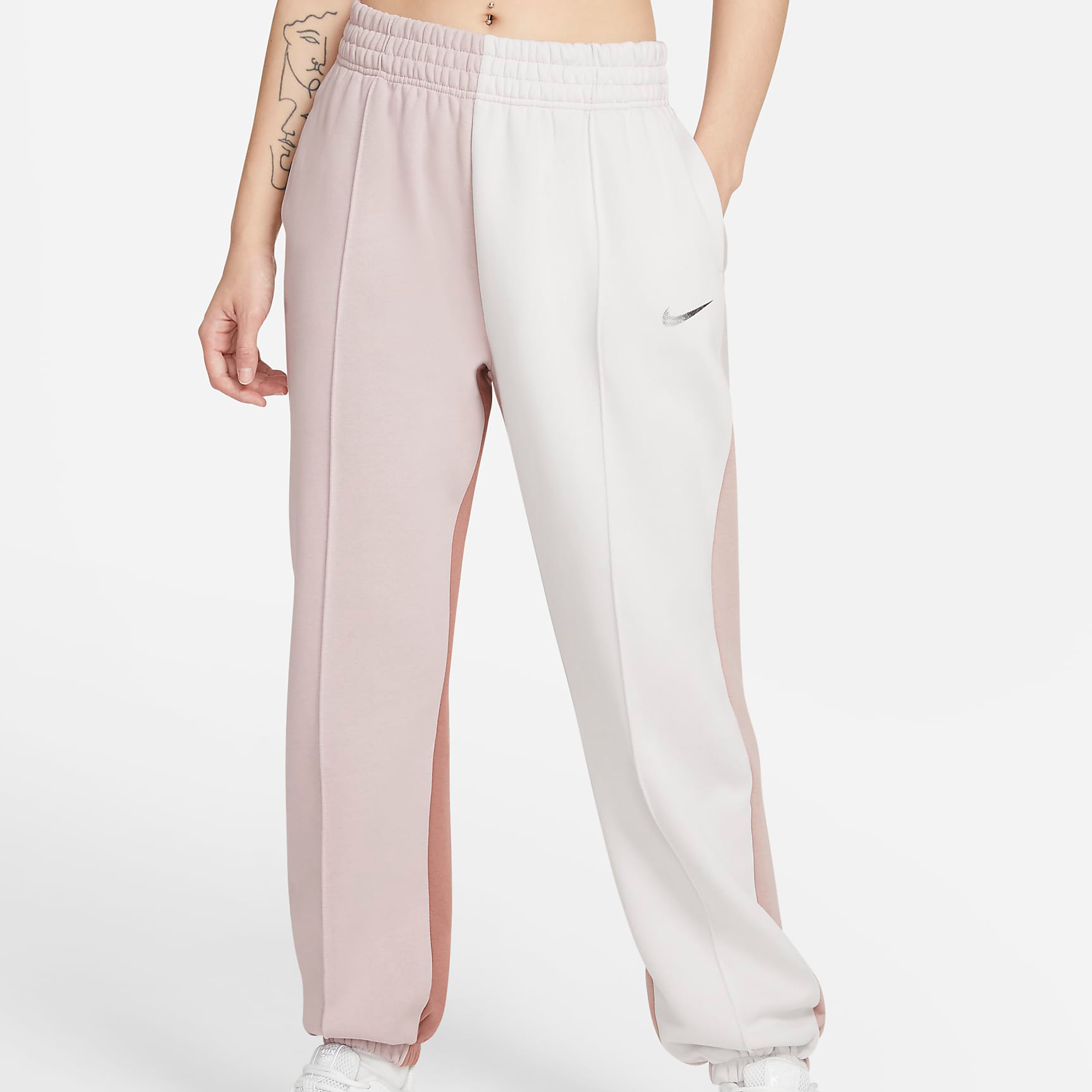 sportswear-essential-trousers-sS34pP
