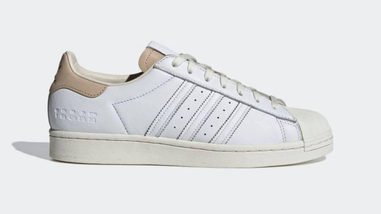 Superstar_Shoes_White_FY5477_01_standard