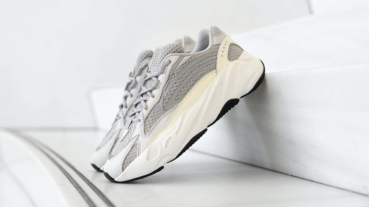 yeezy 700 v2 static