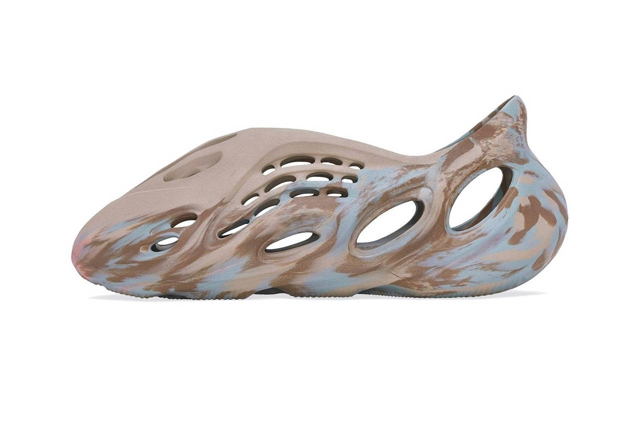 yeezy foam runner sand raffle