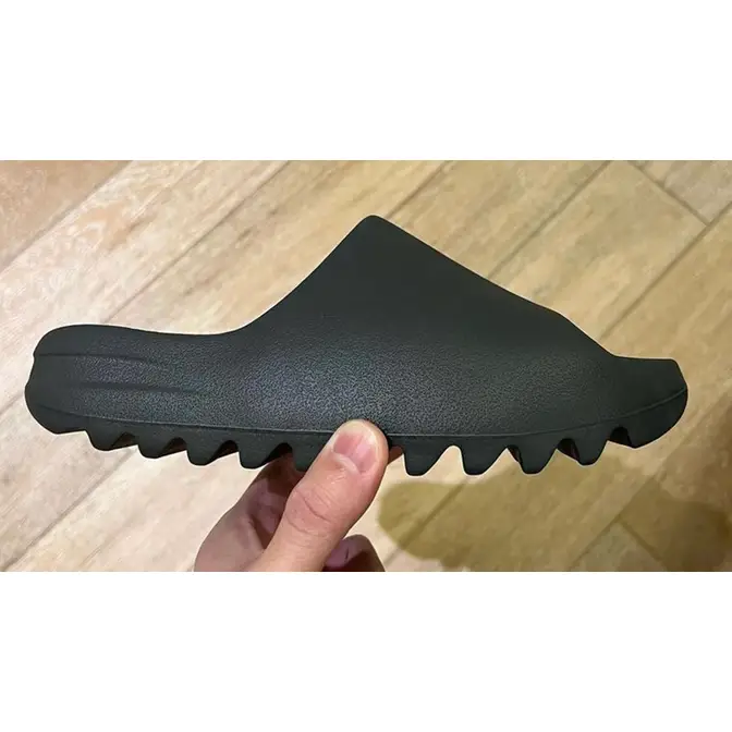 Yeezy Slide Onyx | Raffles & Where To Buy | The Sole Supplier