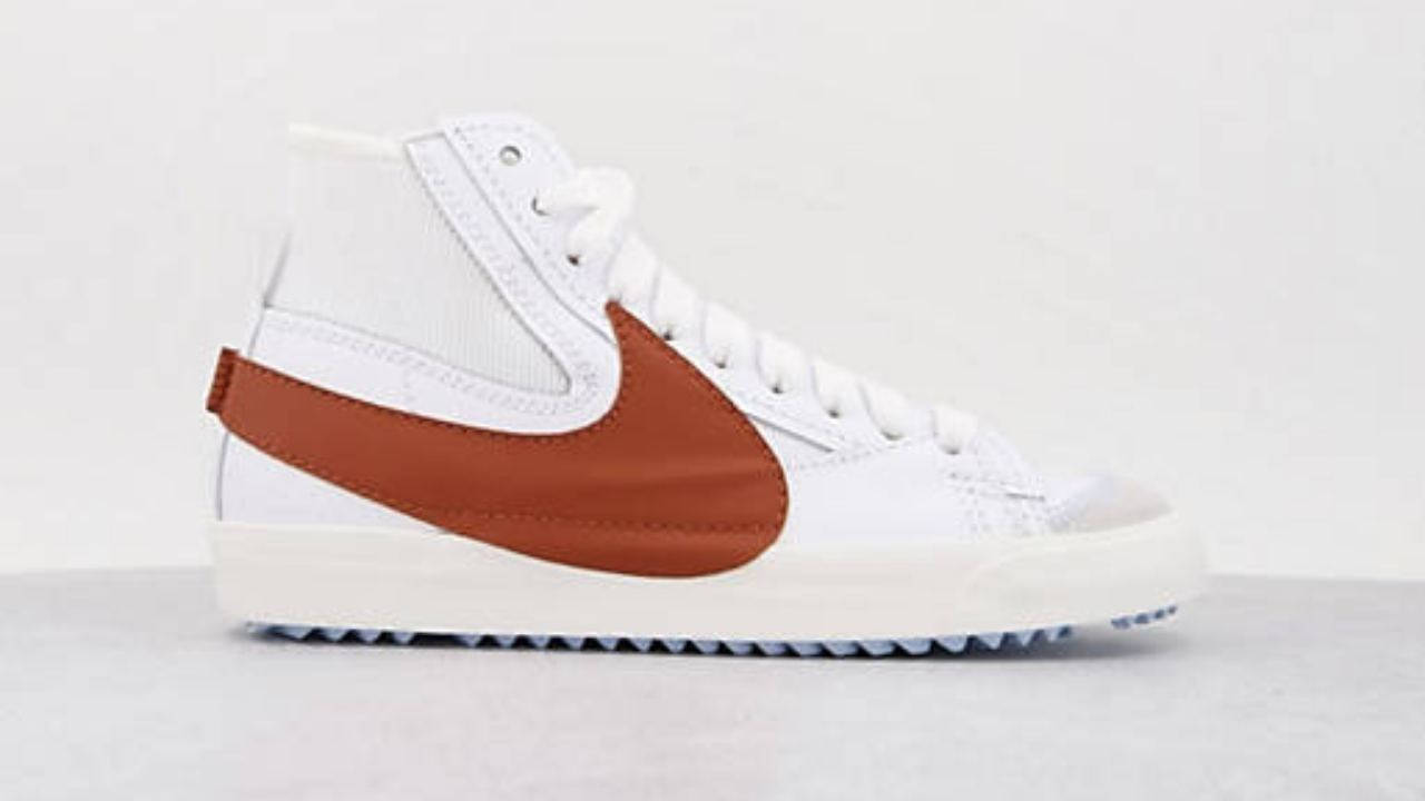 24276152-1-whiteandbrown