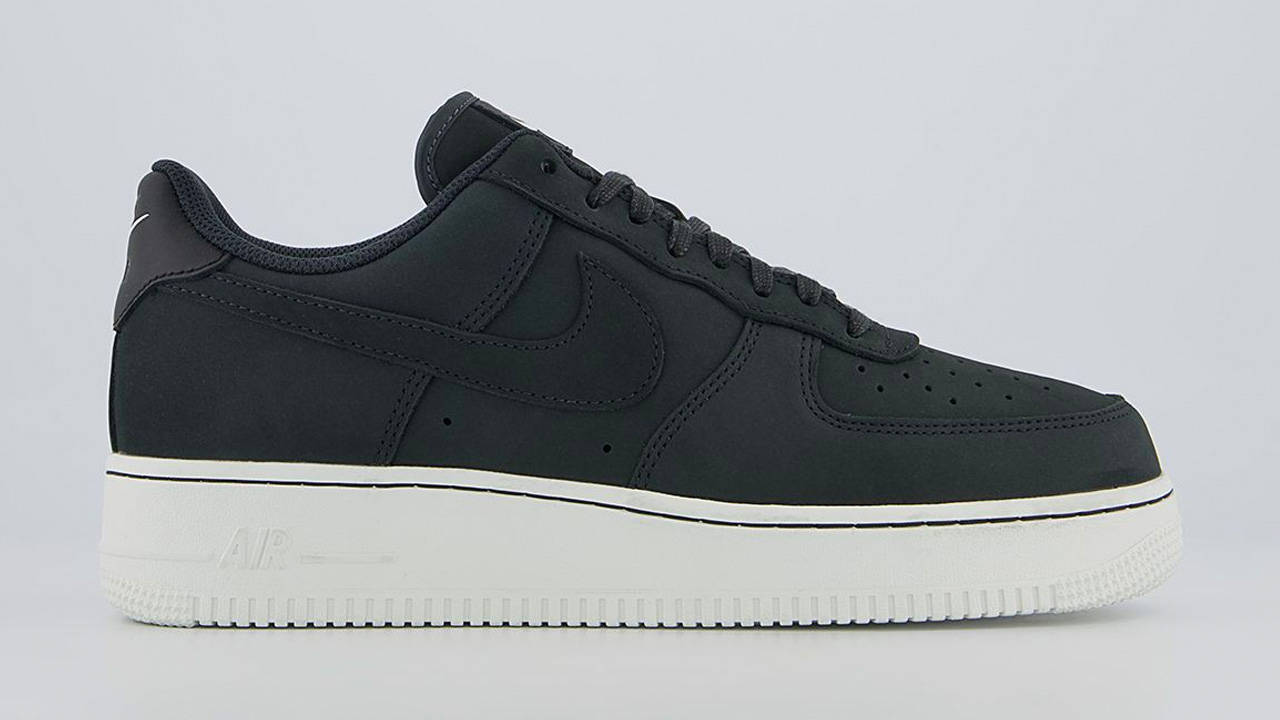 Nike Air Force 1 07 "Off Noir"