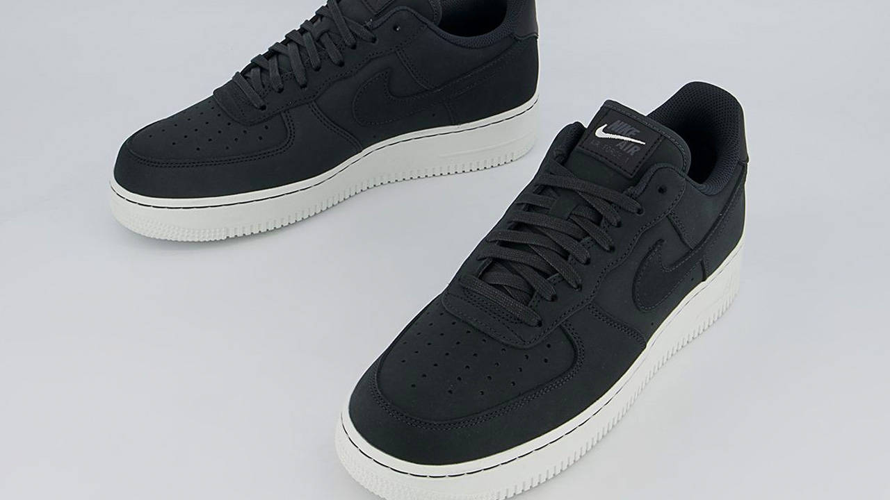 Nike Air Force 1 07 "Off Noir"