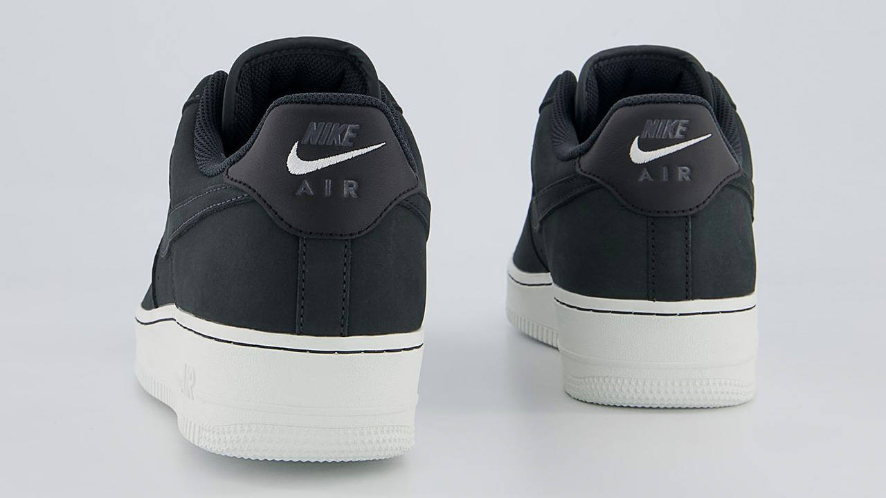 Nike Air Force 1 07 "Off Noir"