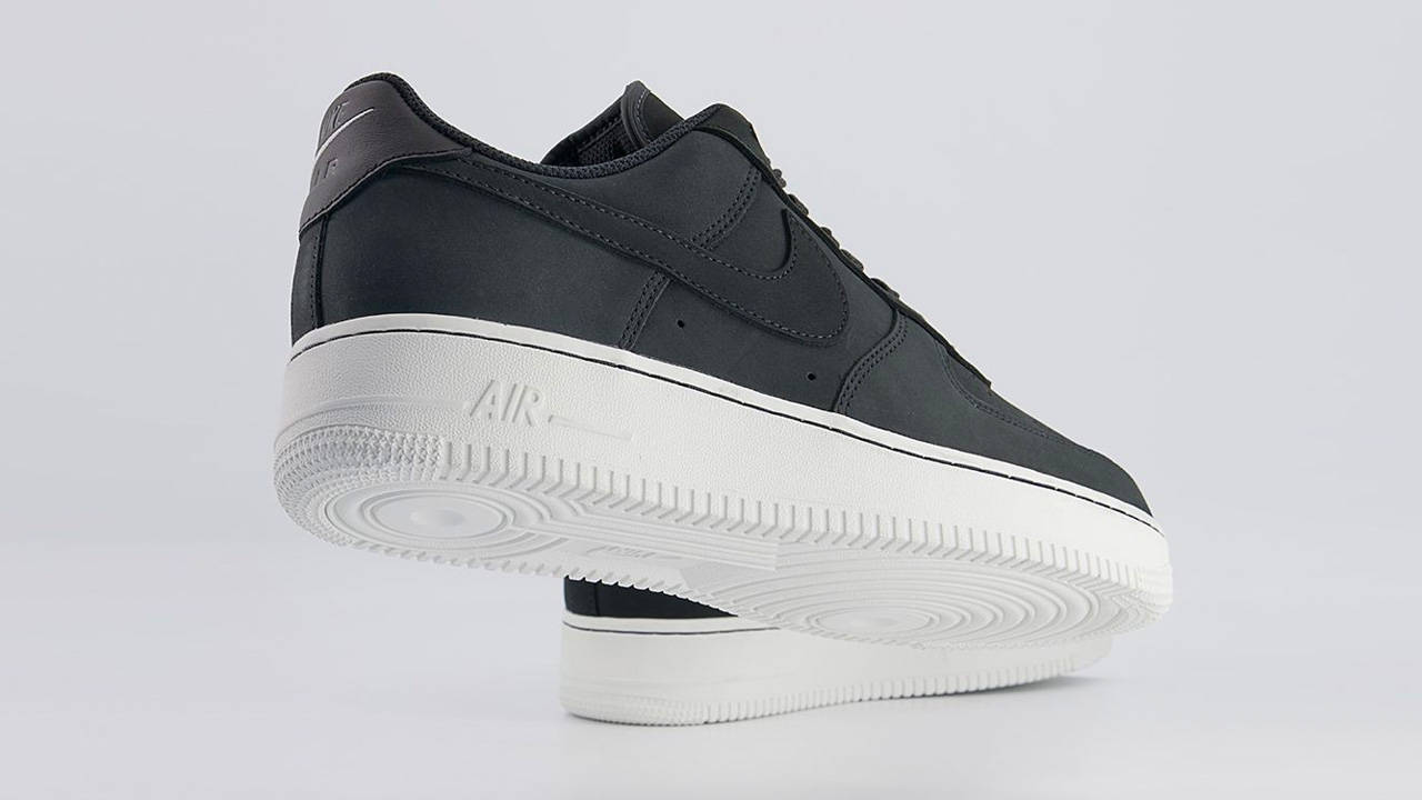 Nike Air Force 1 07 "Off Noir"