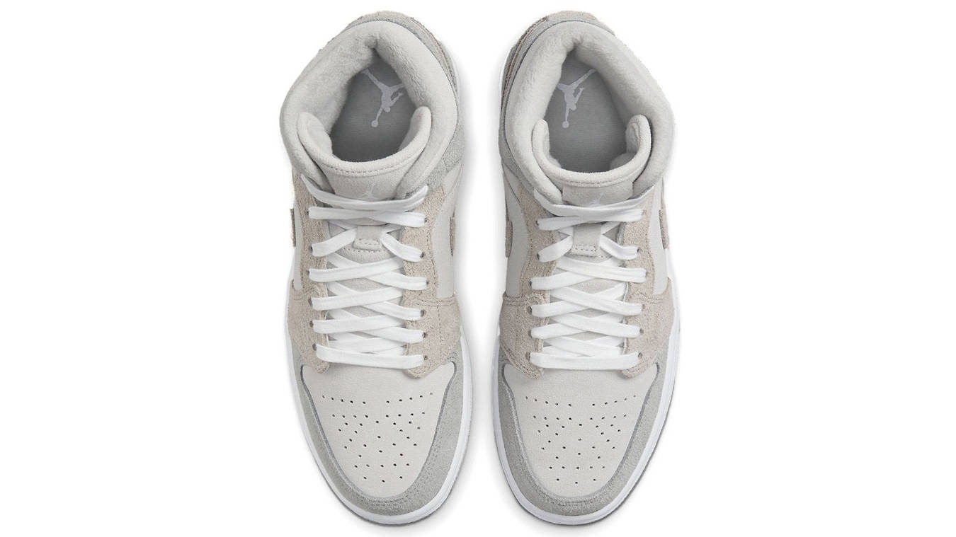 Air Jordan 1 Mid Particle Grey Colourway