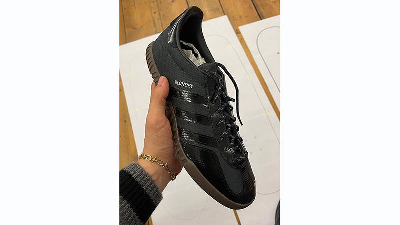 adidas gazelle silver green womens A.B. Gazelle Indoor (Blondey) – Premier