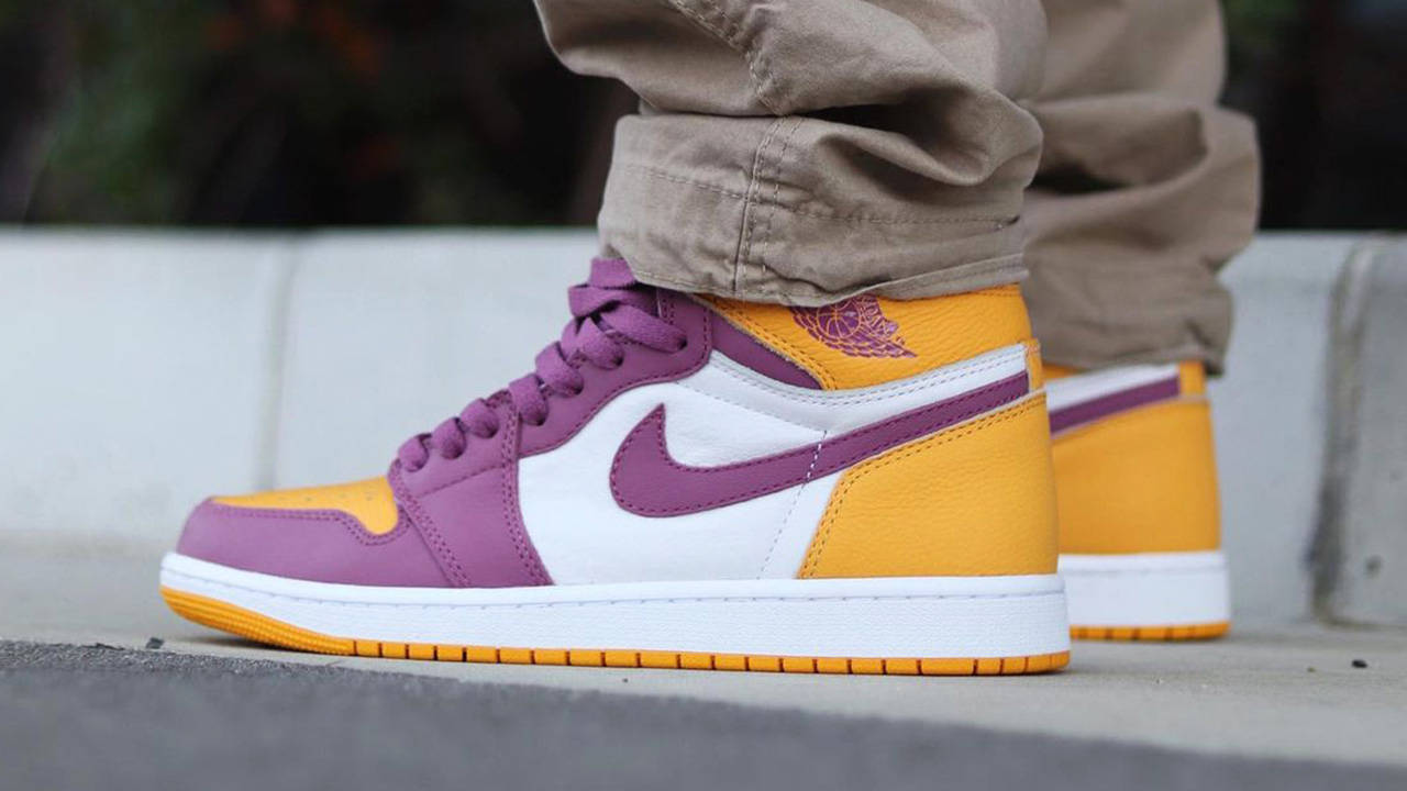Air Jordan 1 High OG "Brotherhood"