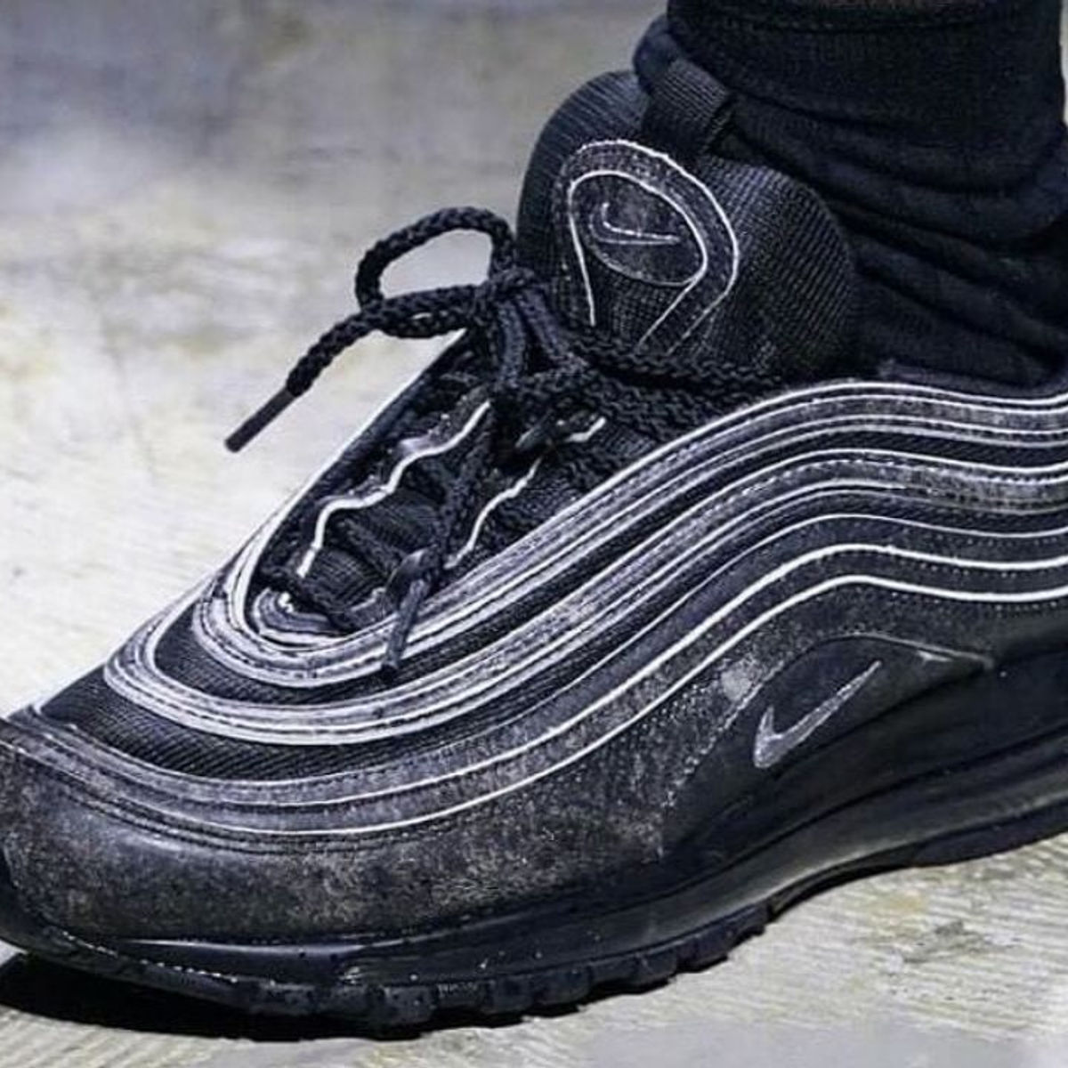 Your First Look at the COMME des GARÇONS x Nike Air Max 97