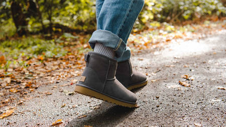Here's Why All the Cool Girls are Wearing UGGs Again Here's Why All the Cool Girls are Wearing UGGs Again