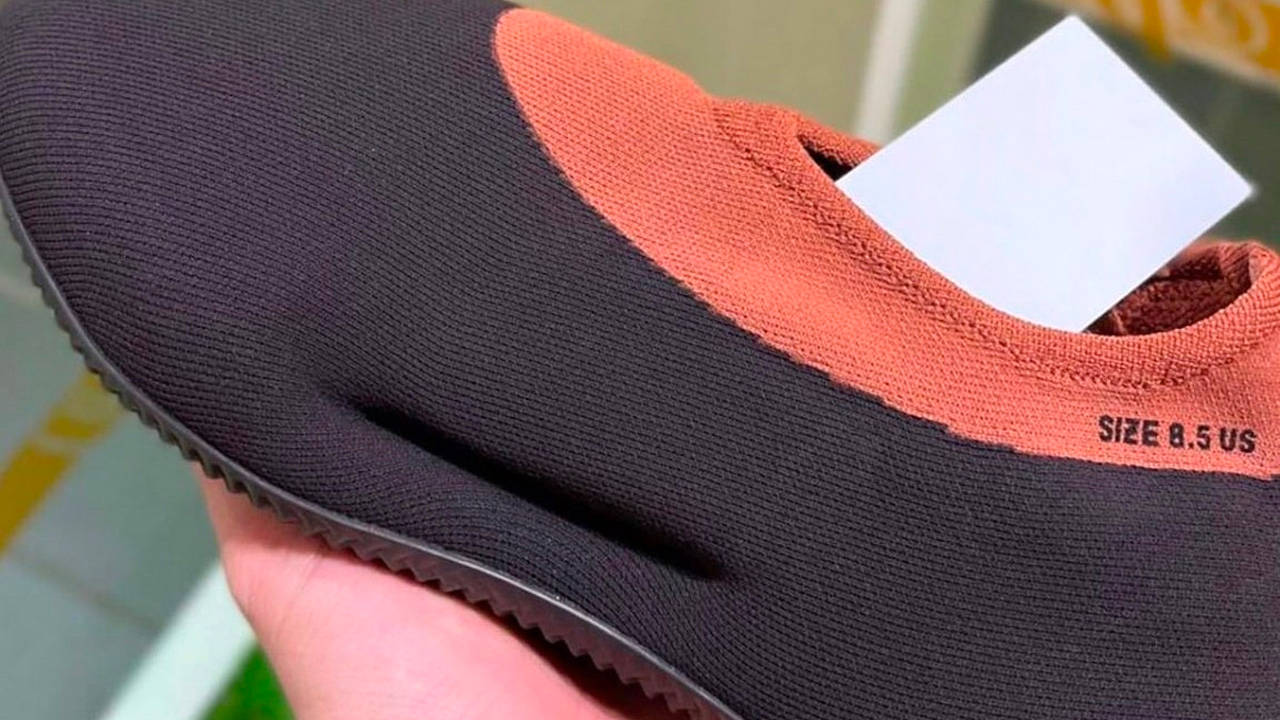 Yeezy Knit Runner "Stone Carbon"