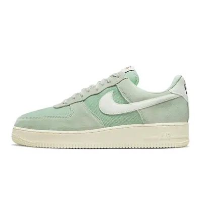 Enamel Green Highlights This Nike Air Force 1 •