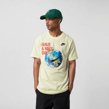 Nike Day Globe T-Shirt Nike Day Globe T-Shirt