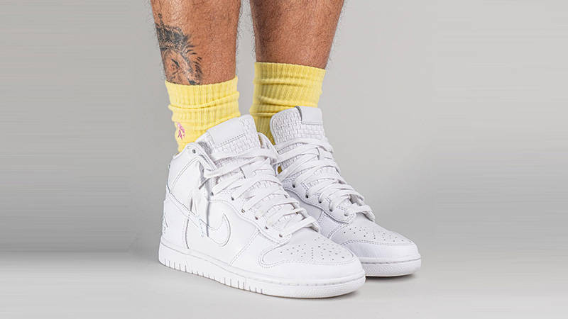 pure platinum dunk on feet