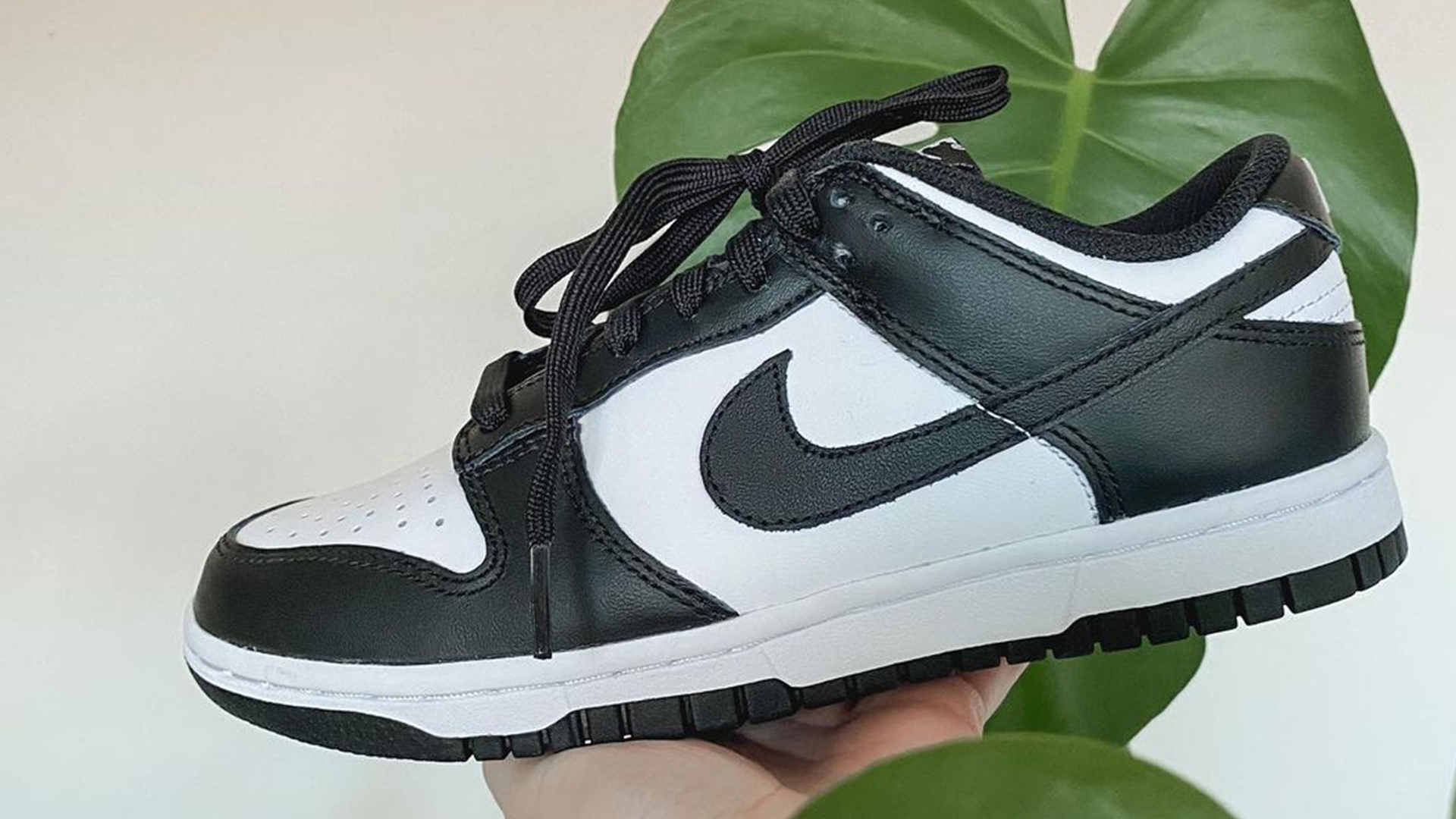 Nike Dunk Low Retro Black White